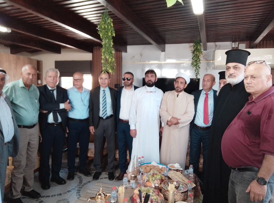 عكّا تحتضن لقاءً أخويًا جامعًا في بيت الشيخ سمير عاصي